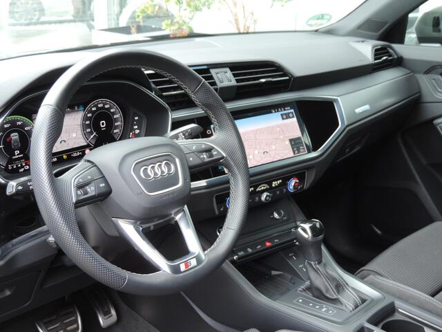 Audi Q3 45 TFSI e PHEV S Line - Camera | Elektr. klep | Stoelverw. | Business-pakket | 19 inch