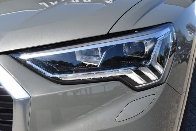 Audi Q3 35 TFSI 150pk Pro Line Automaat / Navigatie / Trekhaak wegklapbaar (1800kg) / 18" LM / LED /