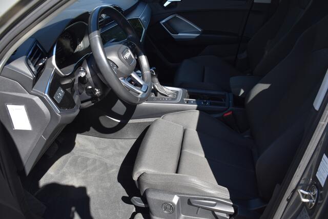 Audi Q3 35 TFSI 150pk Pro Line Automaat / Navigatie / Trekhaak wegklapbaar (1800kg) / 18" LM / LED /