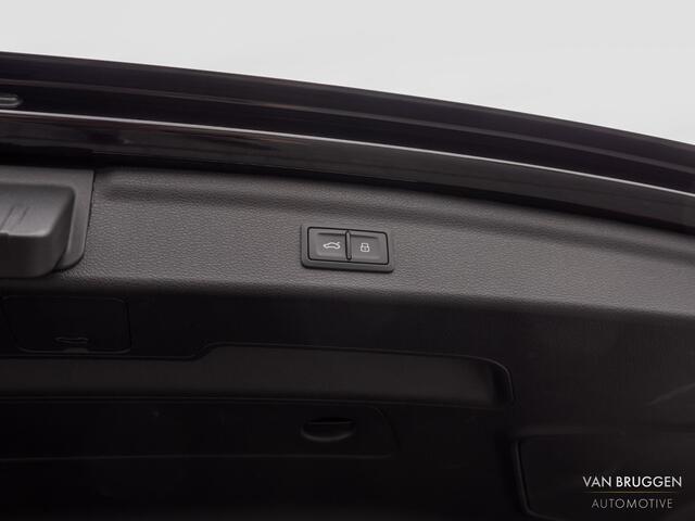Audi Q3 45 TFSI E S-Line Pano Trekhaak ACC Camera BTW Keyless
