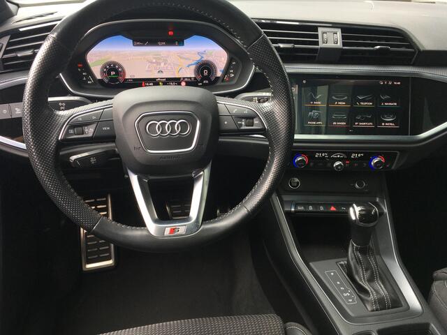 Audi Q3 Sportback 35 TFSI S-line Black Edition Pano