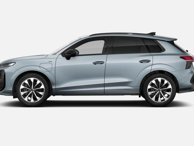 Audi Q3 1.5 200kW e-hybrid S edition 272 PK · Panorama-glasdak · Techniekpakket plus · Optiekpakket zwart-glanzend