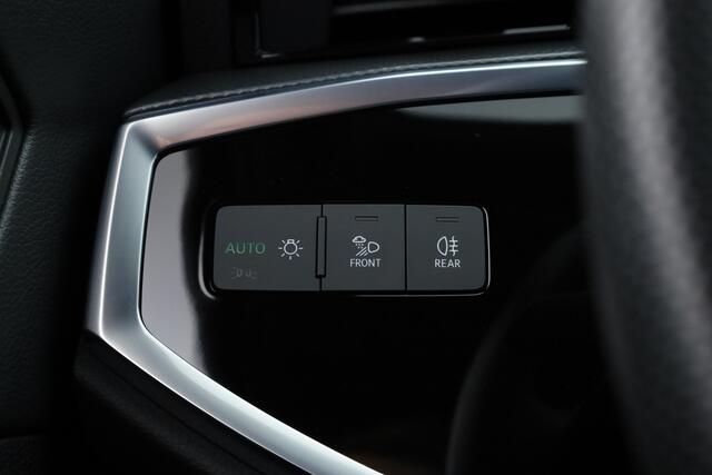 Audi Q3 Sportback 45 TFSI e 2x S Line | Elek. Trekhaak | Camera | Navi | Stoelverw. | Adapt. Cruise | Keyless | 19''