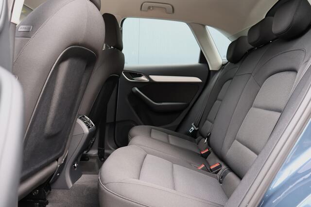 Audi Q3 1.4 TFSI S-Line Automaat | 150pk | Adrenalin | Apple Carplay / Android Auto | Trekhaak Wegklapbaar | 19 Inch Climate Control