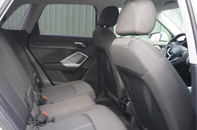 Audi Q3 45 TFSIe Plug-in Hybrid Business + Adapt. Cruise/ Navi/ Carplay/ LED/ PDC/ Garantie!