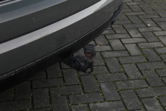 Audi Q3 35 TFSI Advanced Pro S Line Plus | Trekhaak | Black Pack | Cruise Control Adaptief | Audi Drive Select | Matrix Led | Leer | BLIS | Sfeerverlichting