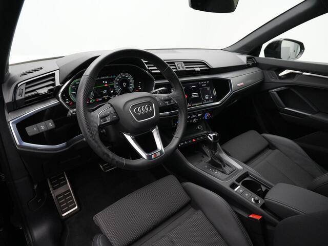 Audi Q3 Sportback 45 TFSI e 245 pk S-tronic S-Line | Panoramadak | Trekhaak | 360 camera | Navigatie | Stoelverwarming
