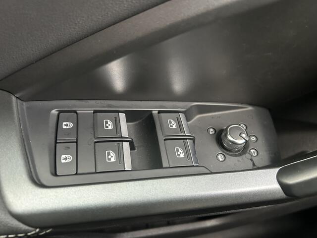 Audi Q3 35 TFSI S Edition Autom Hybride 20 Inch Cruise Pdc Navi App Led Dig Dashbord