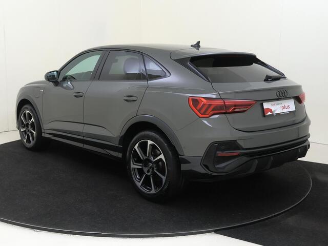 Audi Q3 Sportback 45 TFSI e S Edition | Parkeerassistent | Achteruitrijcamera | Stoelverwarming | Dodehoek detectie | Adaptieve cruise control | Audi virtual cockpit | Navigatie |