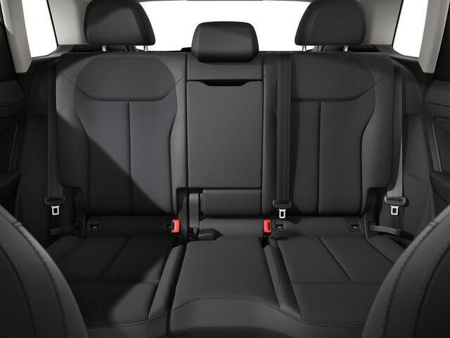 Audi Q3 Advanced edition e-hybrid 200 kW / 272 PK | Techniekpakket plus | Ambiente lichtpakket plus | Achteruitrijcamera | Panoramadak| Dodehoek detectie |