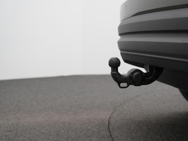 Audi Q3 45 TFSI e 245 pk S-tronic Business | Trekhaak | Achteruitrijcamera | Navigatie | Stoelverwarming | Adaptive Cruise