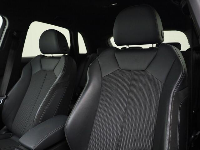 Audi Q3 45 TFSIe 180kW/245PK S Line · Camera · Stoelverwarming · Apple/Android Car Play · Leder/Stof · Trekhaak ·
