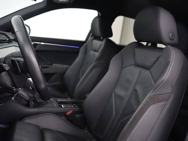 Audi Q3 45 TFSIe S edition | Leder | Stoelverwarming | Adaptive cruise | Camera | Carplay | Sfeerverlichting | Navigatie | Sonos 3D Sound | Climate control | Parkeerhulp | Full LED | S Line | PHEV | Plug In
