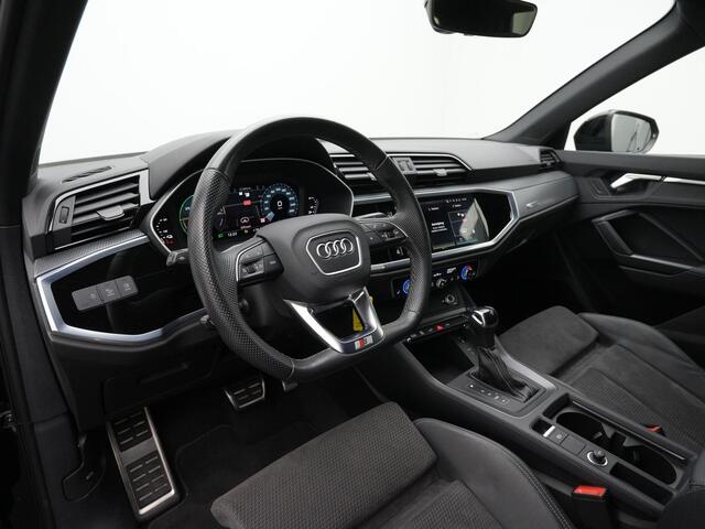 Audi Q3 45 TFSI e 245 pk S-tronic S-Line | Leder/alcantara | Achteruitrijcamera | Stoelverwarming | Navigatie