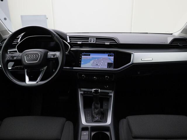 Audi Q3 45 TFSIe 180kW/245PK Business Edition · Elektrische stoelverstelling · Trekhaak · Stoelverwarming · Navigatie ·