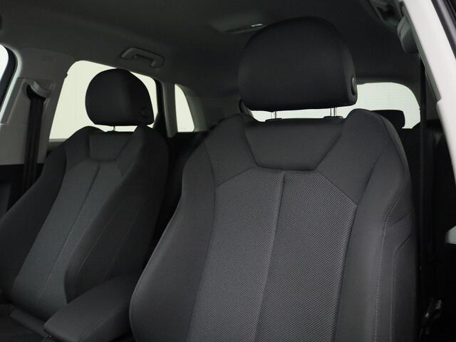 Audi Q3 45 TFSIe 180kW/245PK Business Edition · Elektrische stoelverstelling · Trekhaak · Stoelverwarming · Navigatie ·