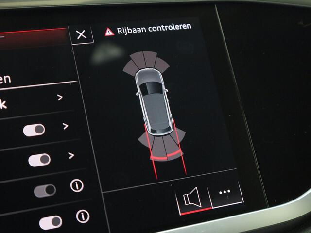 Audi Q3 45 TFSIe 180kW/245PK Business Edition · Elektrische stoelverstelling · Trekhaak · Stoelverwarming · Navigatie ·