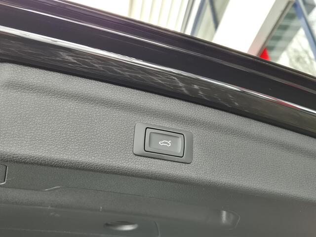 Audi Q3 45 TFSI e S edition | Camera rondom | SONOS | Navigatie | Climate Control | Cruise Control | 20 inch