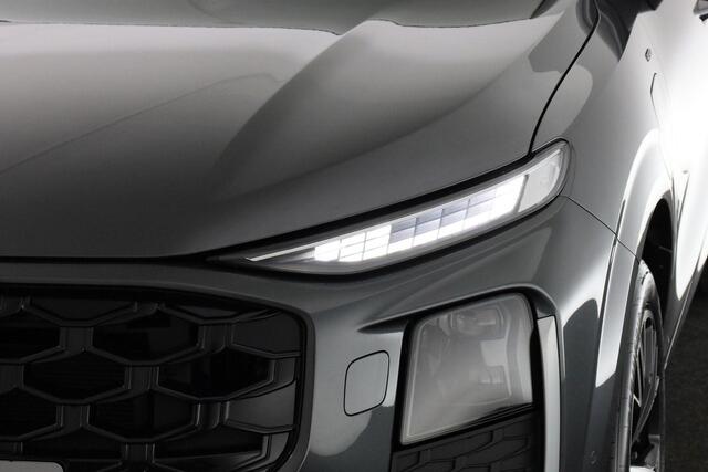 Audi Q3 e-hybrid 272 pk S edition | Sportstoelen zwart leder-kunstleder | Tech plus | Privacy glas