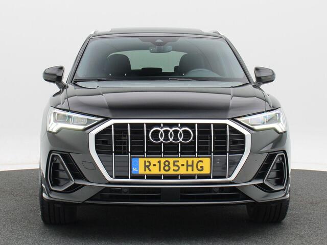 Audi Q3 45 TFSi e 245 Pk Automaat S-Line | Cruise Control | CarPlay | Navigatie | Stoelverwarming | Parkeersensoren | Panoramadak | 19 Inch |