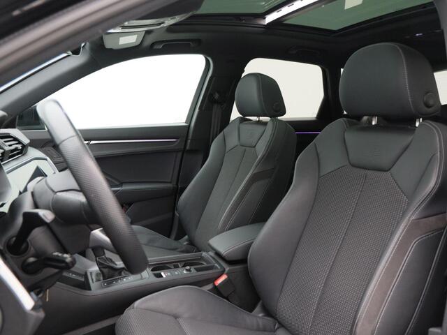 Audi Q3 45 TFSi e 245 Pk Automaat S-Line | Cruise Control | CarPlay | Navigatie | Stoelverwarming | Parkeersensoren | Panoramadak | 19 Inch |
