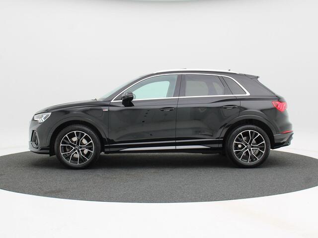 Audi Q3 45 TFSi e 245 Pk Automaat S-Line | Cruise Control | CarPlay | Navigatie | Stoelverwarming | Parkeersensoren | Panoramadak | 19 Inch |