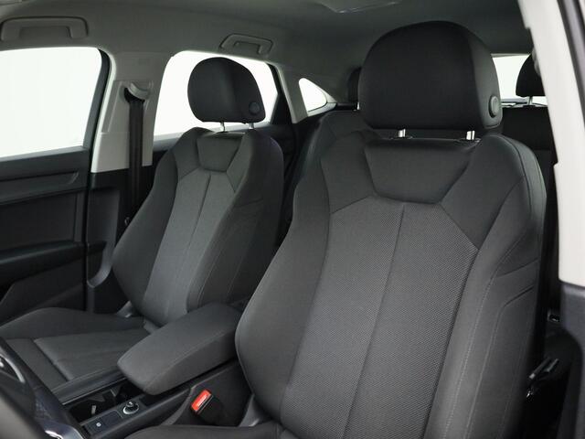 Audi Q3 Sportback 45 TFSIe 180kW/245PK Edition · Stoelverwarming · Navigatie · Camera + Parkeersensoren