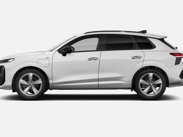 Audi Q3 1.5 TFSI e-hybrid S edition 272 PK · Techniekpakket plus · Privacy glas · Optiekpakket zwart-glanzend