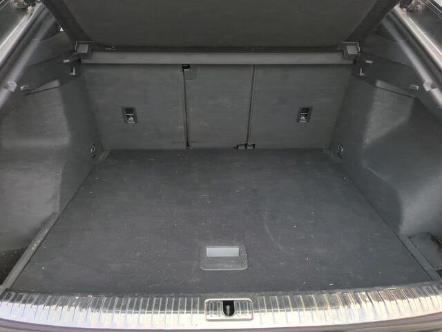 Audi Q3 Sportback 35 TFSI S Edition / LED / Navigatie / Parkeersensoren / 19'' LMV