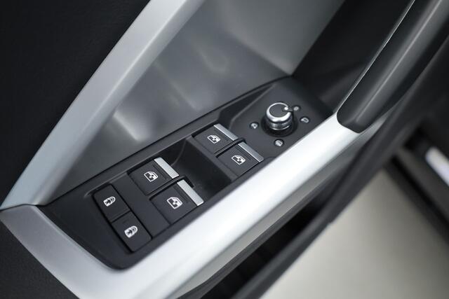 Audi Q3 Sportback 35 TFSI S Line | Pano | Bang & Olufsen | Standkachel | Camera | Adapt. Cruise | Elek. Trekhaak | Stoelverw. | Dodehoekdet. |