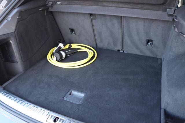 Audi Q3 45 TFSI e S edition 245pk DSG6 | Vol lederen bekleding | Elektrisch verstelbaar | 360 camera | Carplay