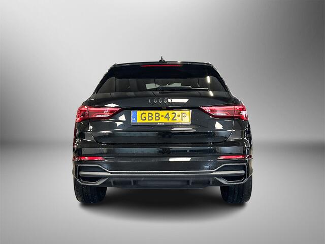 Audi Q3 45 245pk TFSI e S edition Achteruitrijcamera | Parkeersensoren voor en achter | MMI navigatiesysteem