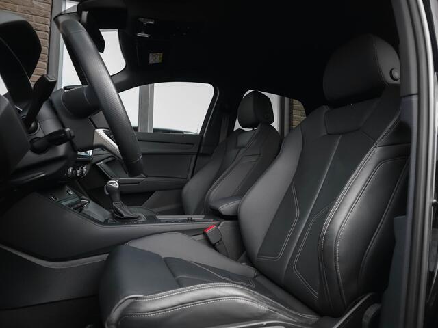 Audi Q3 Sportback 45 TFSIe S | All Black | 20 " | Keyless | Leer | Camera |