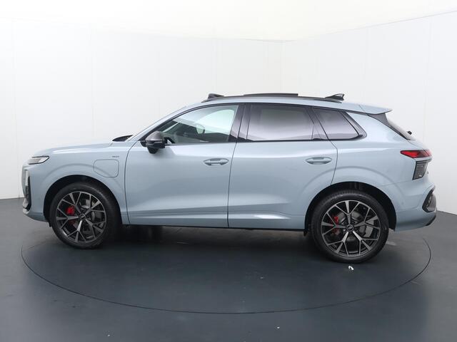 Audi Q3 1.5 200kW e-hybrid S edition | 272 PK | SoH 100% | Panoramadak | Head-up display | 20" LM velgen | 360 graden camera's | S line |