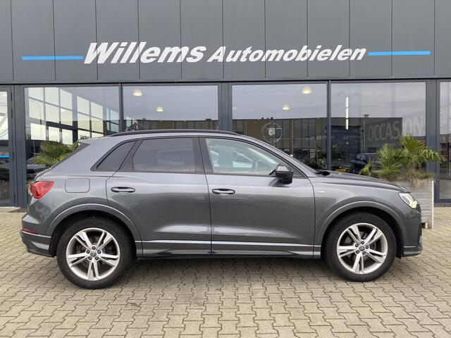 Audi Q3 35 TFSI Advanced S- Line Trekhaak, Virtual Cocpit , Panorama/ Schuifdak