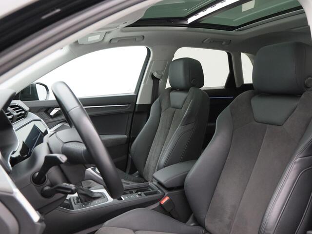 Audi Q3 45 TFSi e 245 Pk Automaat S-Line | Panoramadak | Zwart Optiek | Trekhaak Elektrisch | Virtual Cockpit | Sonos | LED | 20 Inch | 73.860 Km