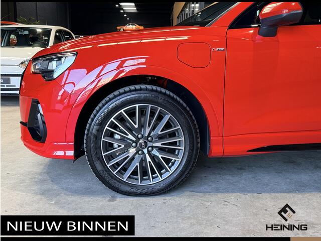 Audi Q3 45 TFSI e S edition. Pano. 2X S-Line. Apple-carplay. Blackline. 19 inch.