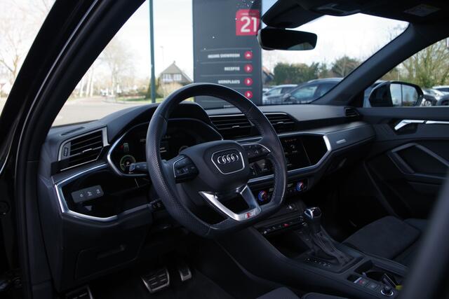 Audi Q3 Sportback 45 TFSI e 245 PK S-Line Edition, Panoramadak, 360 Camera, Sfeerverlichting