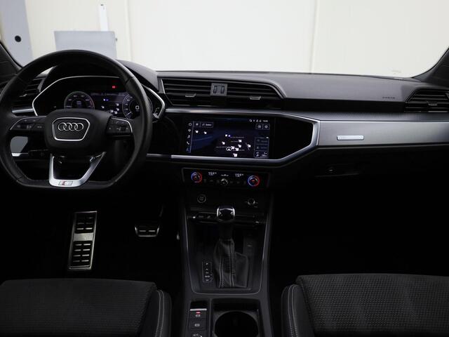 Audi Q3 45 TFSIe 180kW/245PK S Line · Panoramadak · Trekhaak · Drive select