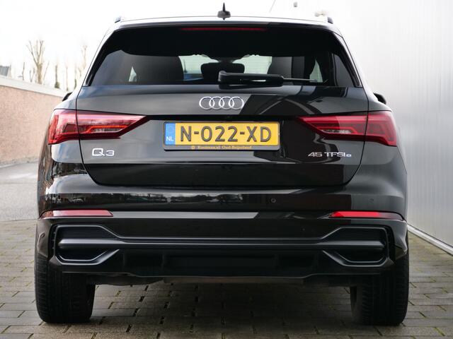 Audi Q3 Sportback 45 TFSI e S Edition 245 Pk Automaat Navigatie / DAB / Leer / Apple Carplay / 2 x Camera