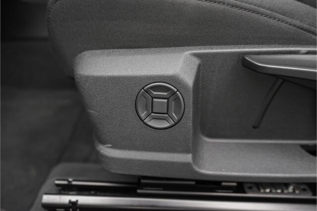 Audi Q3 Sportback 45 TFSI e Plug-in Hybrid Camera Pano Stoelverw