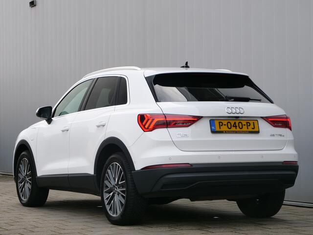 Audi Q3 45 TFSI e S edition 245 Pk Automaat DAB / Apple Carplay / Camera / Trekhaak / Stoelverwarming