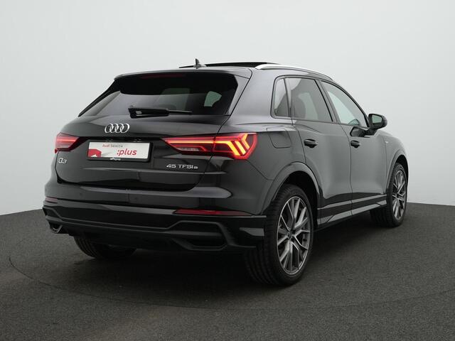 Audi Q3 45 TFSI e 245 pk S-Line | Panoramadak | Sonos | Leder/alcantara | Achteruitrijcamera | Stoelverwarming