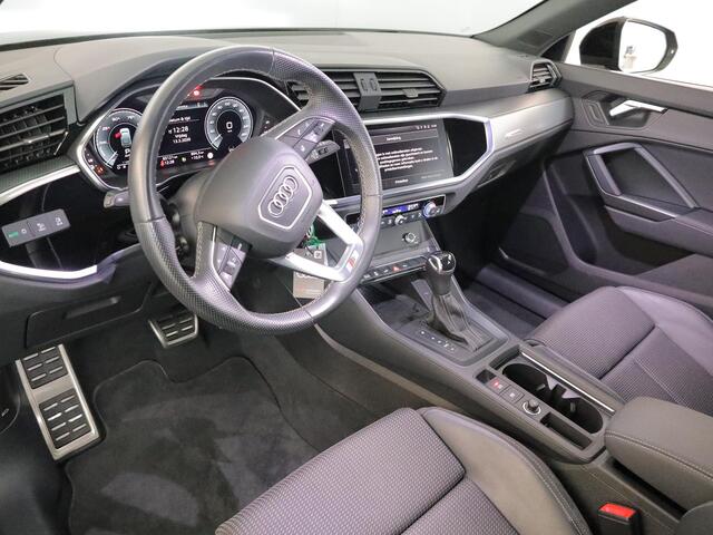 Audi Q3 Sportback 45 TFSI e S Edition 245 pk S-tronic | Navigatie | Parkeersensoren | Achteruitrijcamera | Matrix LED koplampen | Stoelverwarming | S-Line |