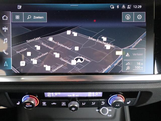 Audi Q3 Sportback 45 TFSI e S Edition 245 pk S-tronic | Navigatie | Parkeersensoren | Achteruitrijcamera | Matrix LED koplampen | Stoelverwarming | S-Line |