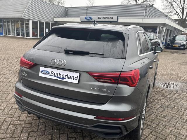 Audi Q3 45 TFSI e S edition S-Line | Sportstoelen | Leder | Stoelverwarming | Achteruitrijcamera 360 | SCI |