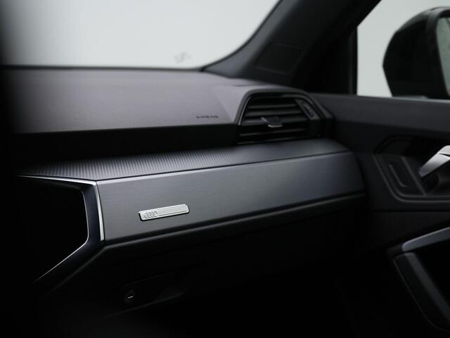 Audi Q3 45 TFSI e 245 pk S-Line | Stoelverwarming | Navigatie | Parkeersensoren voor/achter | Audi Drive Select