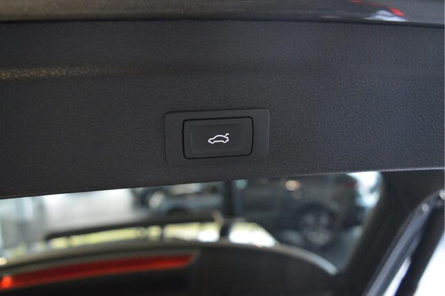 Audi Q3 Sportback 45 TFSI e S-LINE Black Style pano trekhaak 20 inch !!