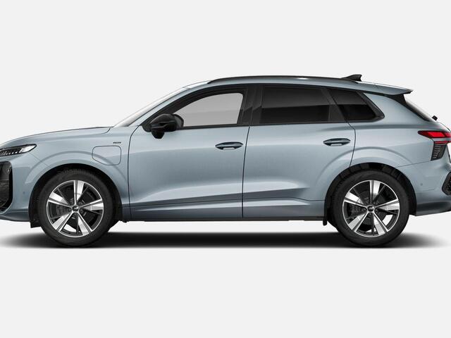 Audi Q3 1.5 200kW e-hybrid S edition 272 PK · Tech plus · Lederen bekleding · Trekhaak elek. wegklapbaar