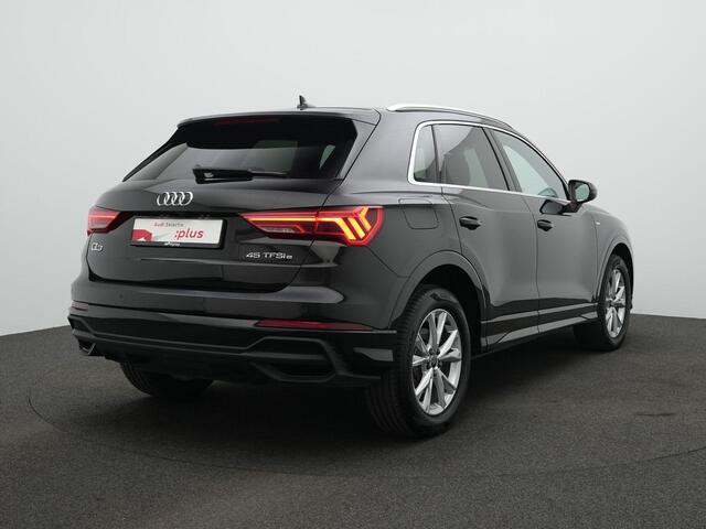 Audi Q3 45 TFSI e 245 pk S-Line | Achteruitrijcamera | Navigatie | Carplay | Elektrische achterklep | Drive Select